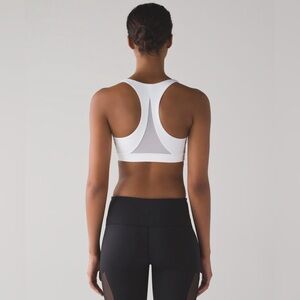 Lululemon Invigorate Sports Bra in White, size 8